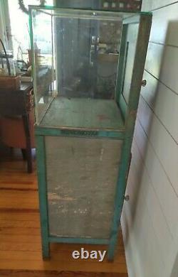 Antique WINCHESTER Vintage Store Shop KWIKSALE Specialty Display Case Co. USA