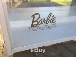 Barbie Doll Collectables Store Display Case Lighted Silkstone Lock Key White