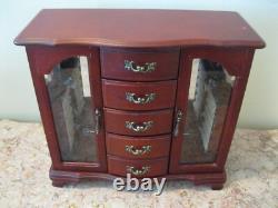Elegant Storage and Display Case for Jewelry Items