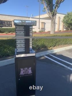 Juicy Couture Sunglasses 2pc Store Display Stand Case 59in H Key Lock