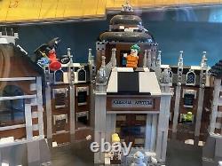 LEGO Batman Movie Store Display Toys R US Light Up Joker Riddler Lights Up Case