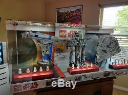 LEGO Star Wars The Last Jedi Toys R Us Store Display Case With Sets & Minifigures