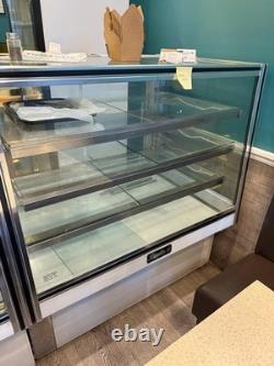 Leader HBK48 48 Refrigerated High Bakery Display Case