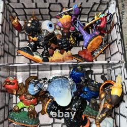 SKYLANDERS GIANTS Storage Display Box Carrying Case with11 Figures-19Cards