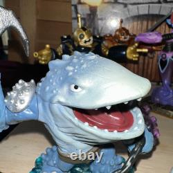 SKYLANDERS GIANTS Storage Display Box Carrying Case with11 Figures-19Cards