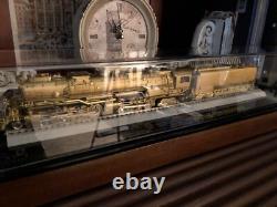 Train Display Case HO Scale 39 Acrylic Railroad Model Locomotive USA Cabinet