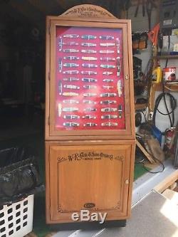 W R CASE & SONS KNIFE DISPLAY CASE WithKEY LOTS OF STORAGE (KNIVES NOT INCLUDED)