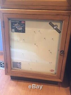 W. R. Case & Sons Cutlery Co. Store Display Case XX Case Select